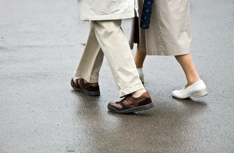 comfy shoes for elderly