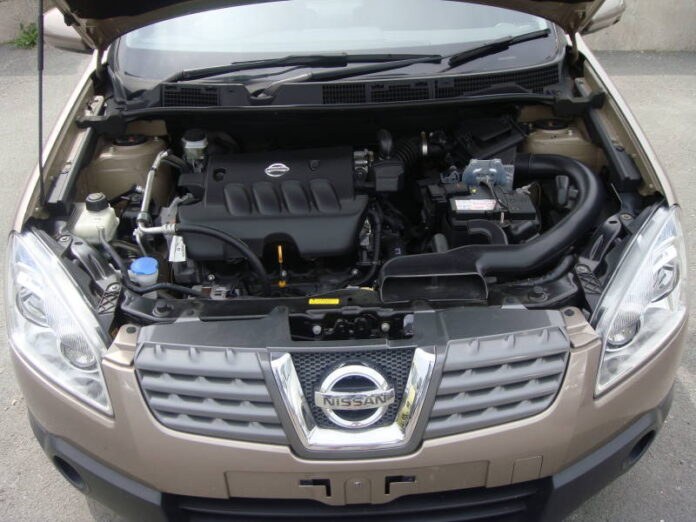 Nissan Dualis coolant reservoir